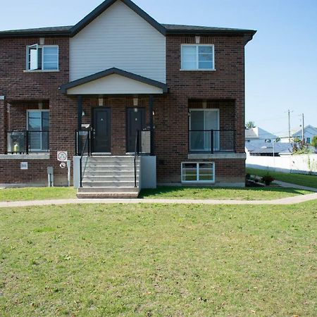Luxury Two Story Villa Unit A Laval Buitenkant foto