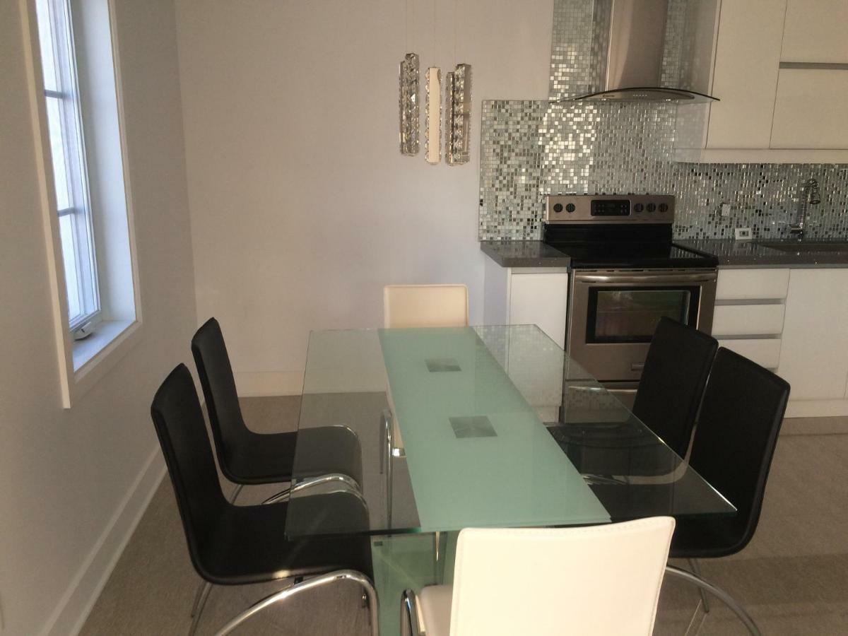 Luxury Two Story Villa Unit A Laval Buitenkant foto